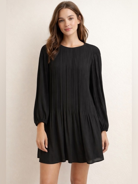 MICHAEL Michael Kors Dresses & Skirts - Michael Michael Kors Black Pleated Long Sleeve Mini Keyhole Back Flowy XS Dress